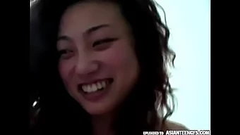 Ragazze Asiatiche Condividono I Loro Momenti Intimi In Una Collezione Di Video Porno Amatoriali