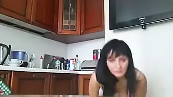 Analni Cumshot: Zrela Ročna Masaža In Končni Cumshot