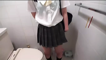 Video Pov Della Ragazza Asiatica Ai Sakura Che Si Masturba Ad Harajuku