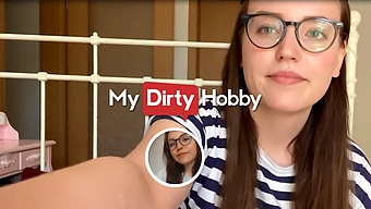 ليني ليز تستمتع باللعب بمفردها أمام الكاميرا - Mydirtyhobby