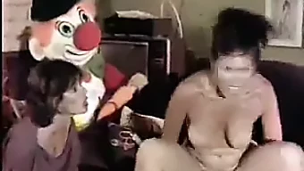 Vídeo Porno Vintage De Un Trío Con Una Chica Joven, Su Madre Y Su Hijo..