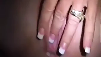 ¡pareja Amateur Explora Fantasías Tabú De Milf!