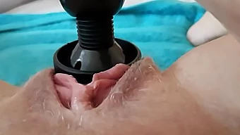 Regardez La Chatte De Cette Milf Éjaculer Dans Cette Vidéo Amateur