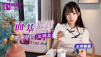 亚洲女学生享受骑乘和被精液覆盖 - 隐藏的摄像机视频