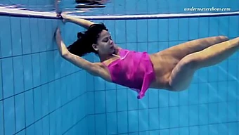 Russian Teen Zlata'S Erotic Underwater Performance By The Pool