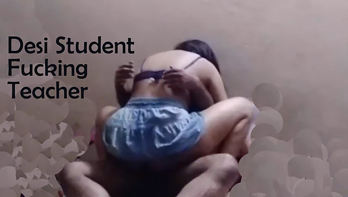 Radha una teen india tiene un encuentro caliente con su tutor en su dormitorio