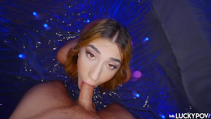 Video POV di Lexi Grey che si gode un grosso cazzo