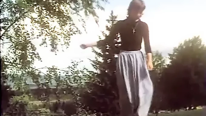 Vintage švedski fisting video s Tommyjem Pistolom z nemškimi podnapisi