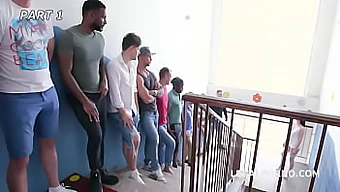 Limitele lui Nicole Black sunt împinse la extrem cu dublă penetrare anală și oral intens